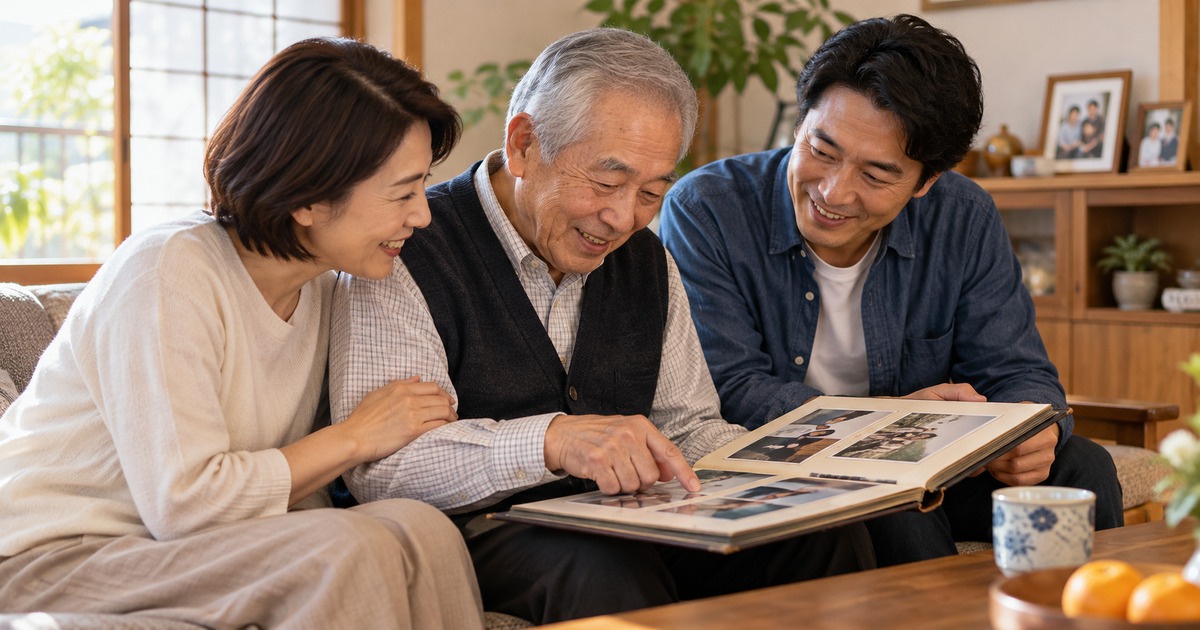 家族と写真アルバムを見て会話する高齢男性の生成イメージ