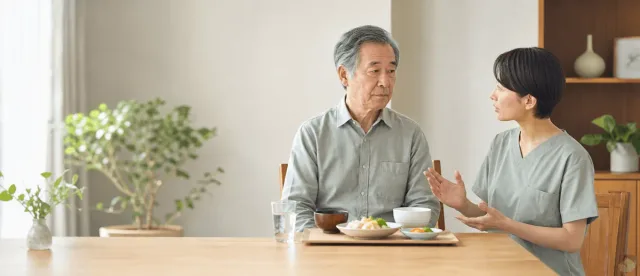 パーキンソン病の嚥下障害とは？むせ・飲み込みへのリハビリを解説