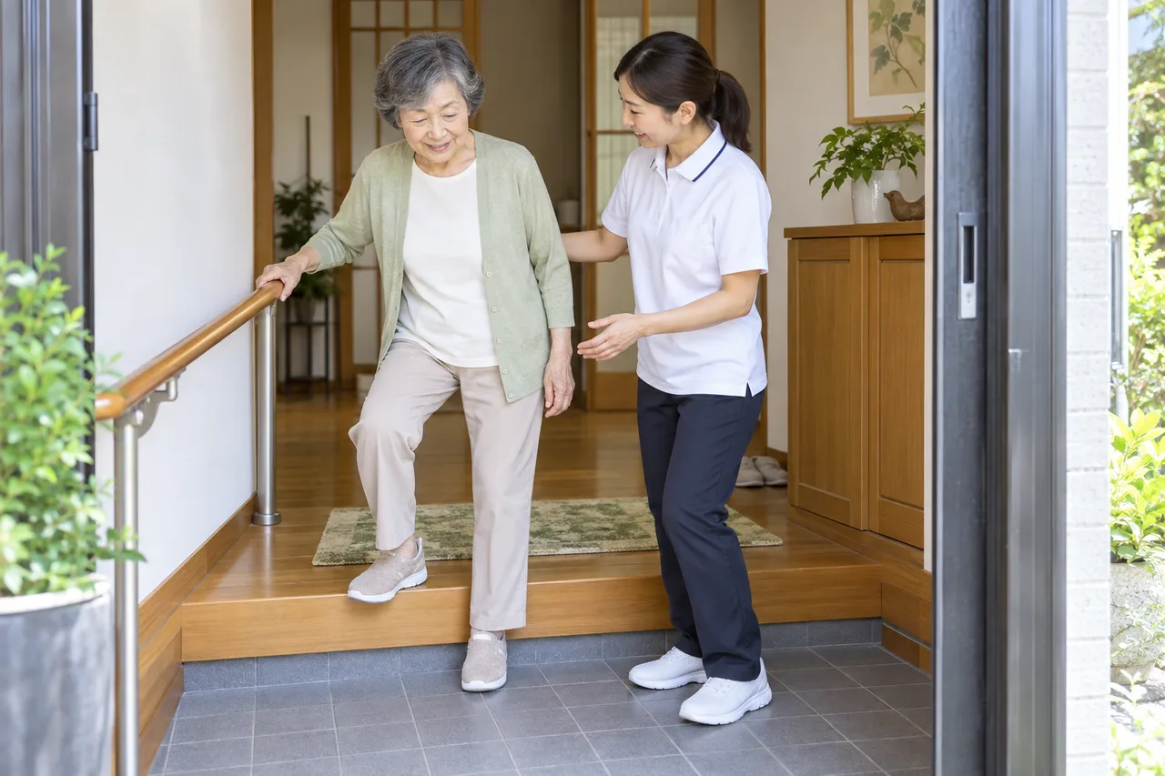 膝のリハビリを玄関の段差動作につなげる練習場面
